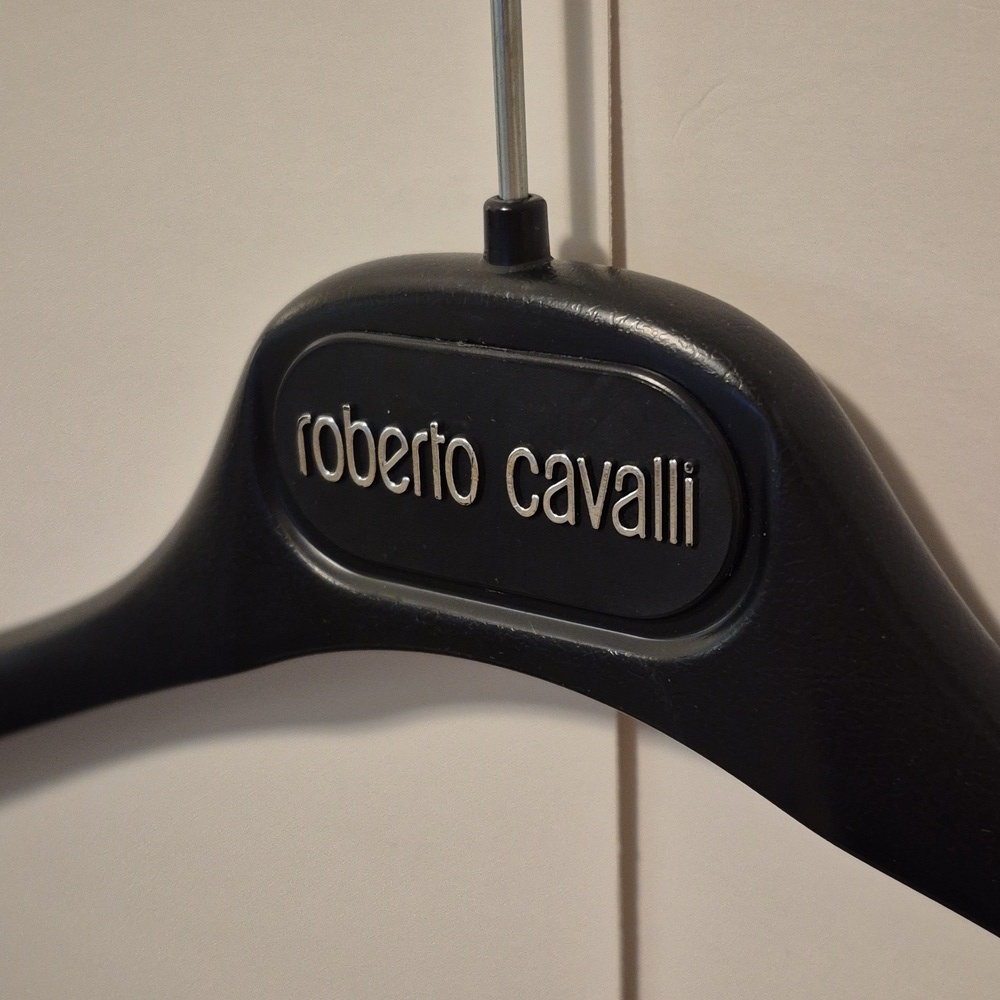 Roberto Cavalli Sleek Black Velvet Edged Hanger - Picture 2 of 7